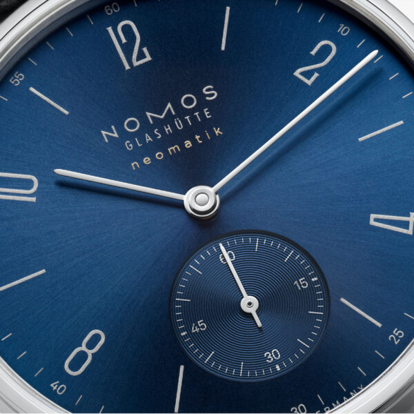 Tangente neomatik azul oro de NOMOS Glashütte